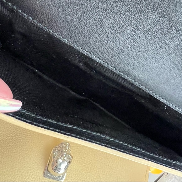 ALEXANDER MCQUEEN Light Latte Continental Card Wallet Silver Skull Closure - Picture 6 of 16